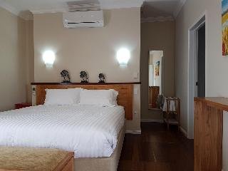 kernow charters towers