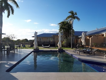 Kernow Charters Towers,Near Venus Battery,4 star
