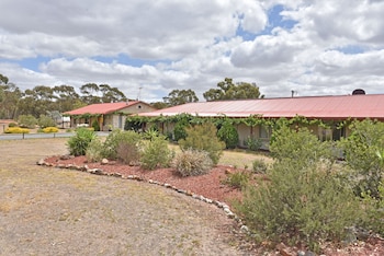 Inglewood Motel And Caravan Park,Horsham>>Bendigo,3 star