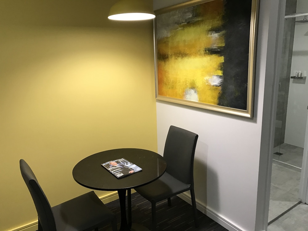 valuesuites green square