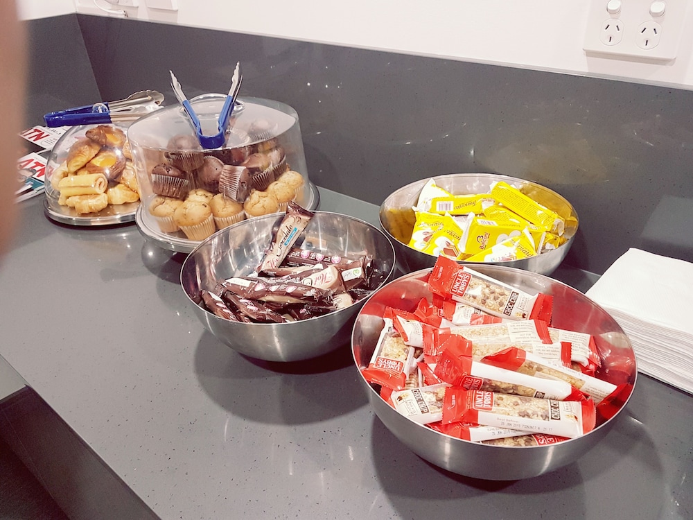 valuesuites green square