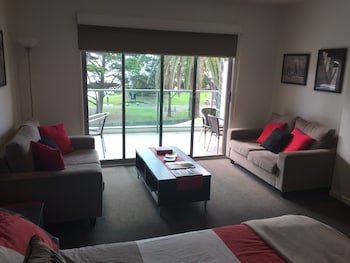 Waterfront At Waves,Gippsland>>Cowes,0 star