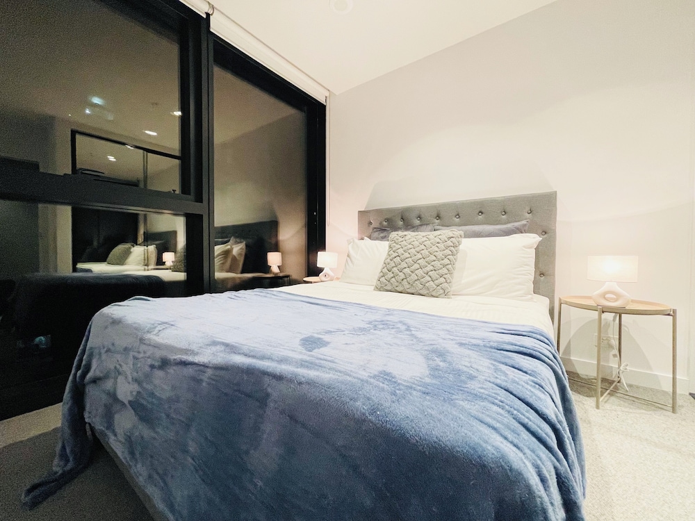 mega style apartments victoria one