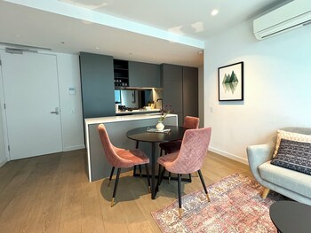 mega style apartments victoria one