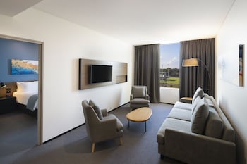 holiday inn sydney st marys by ihg