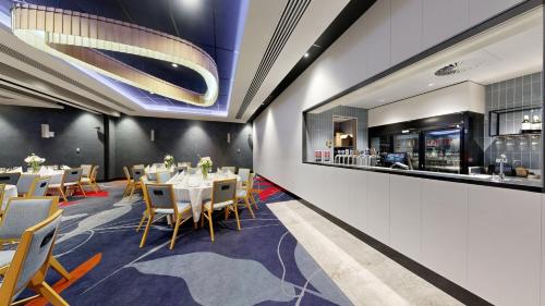 holiday inn sydney st marys by ihg
