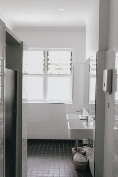 general roberts hotel