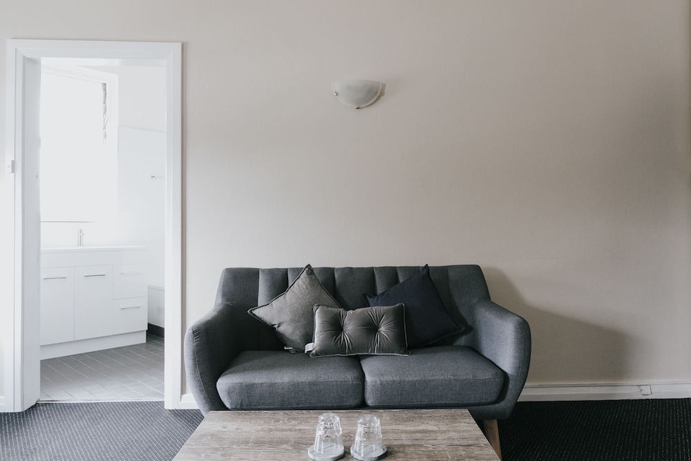 general roberts hotel