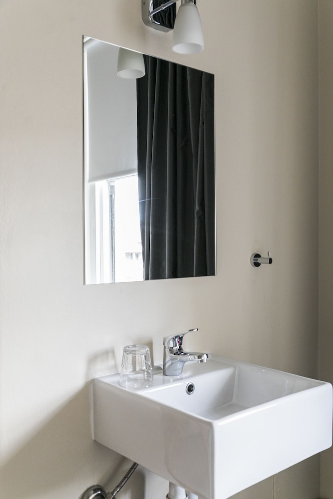 general roberts hotel