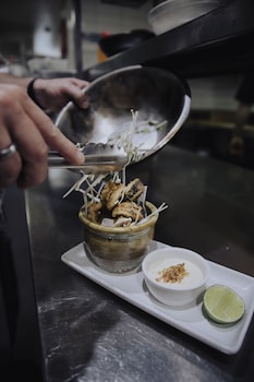 general roberts hotel