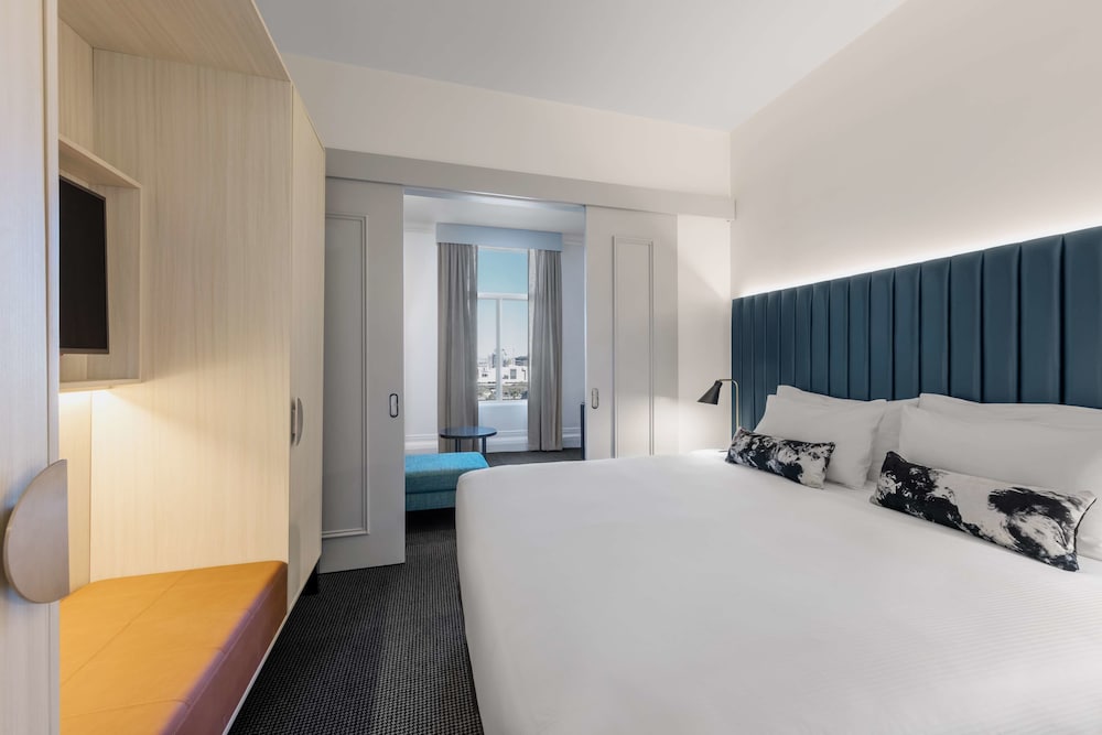 adina apartment hotel brisbane