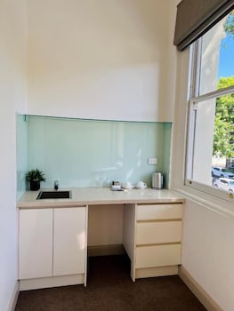 clarendon hotel melbourne