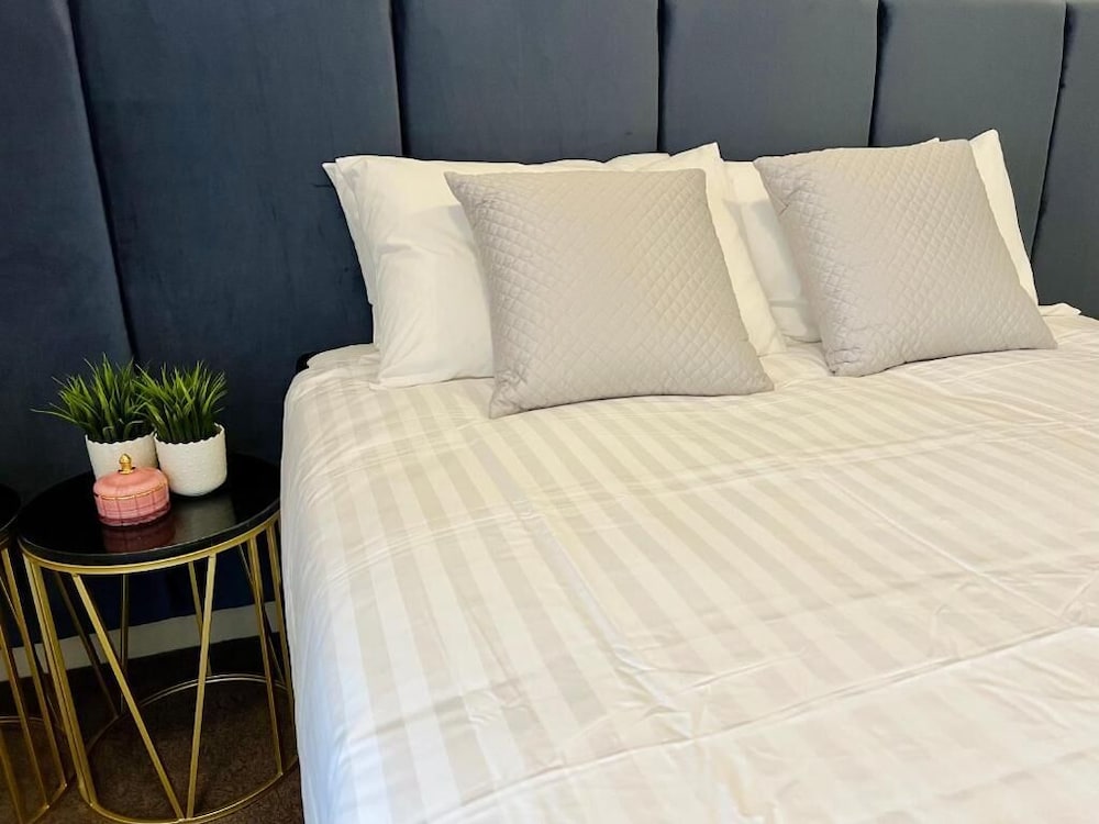 clarendon hotel melbourne