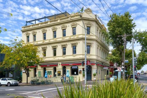 clarendon hotel melbourne