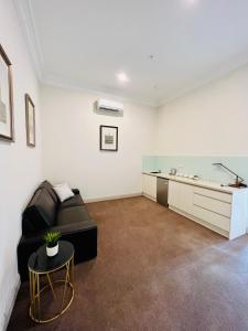 clarendon hotel melbourne