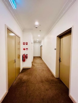 clarendon hotel melbourne