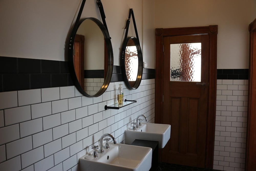 guildford hotel