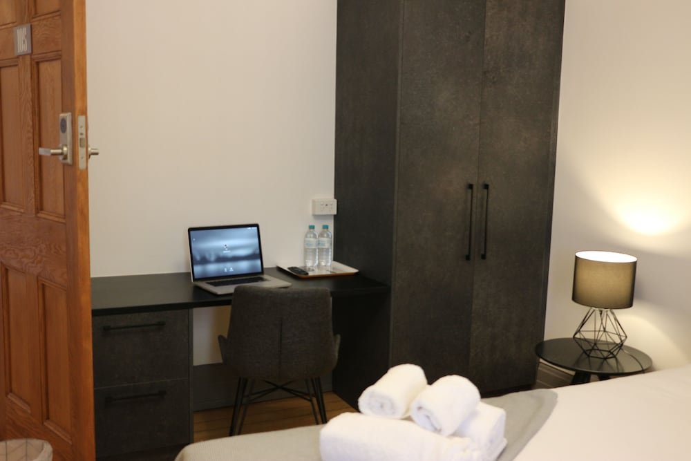 Guildford Hotel,Blaxcell>>Arncliffe,3 star