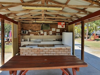 Nrma Capricorn Yeppoon Holiday Park,Causeway Lake>>Blacks Beach,3 star