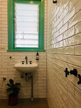 coogee beach house hostel