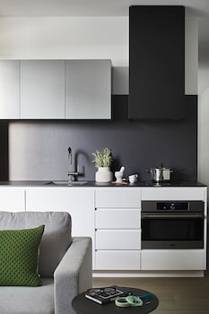 tyrian serviced apartments albert park lake