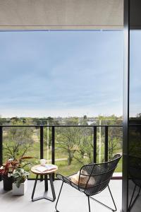 tyrian serviced apartments albert park lake