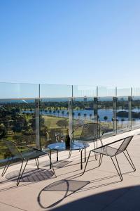 tyrian serviced apartments albert park lake