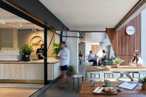 tyrian serviced apartments albert park lake