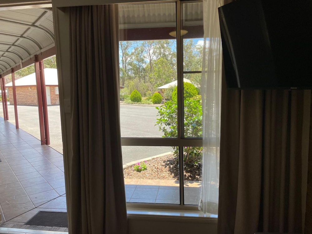 crows nest motel