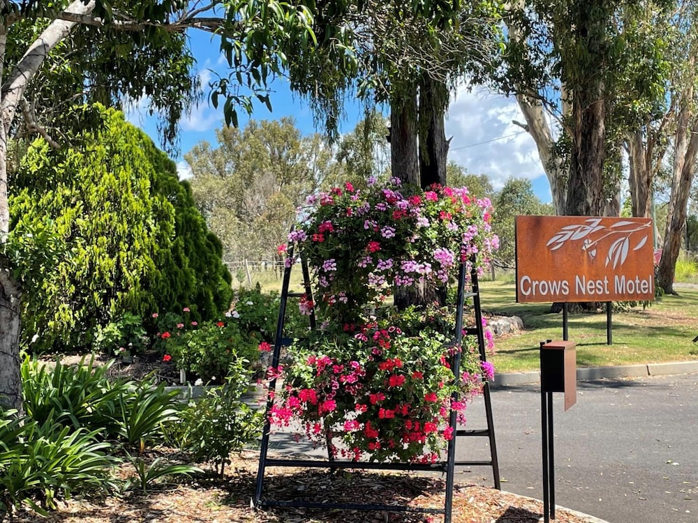 crows nest motel