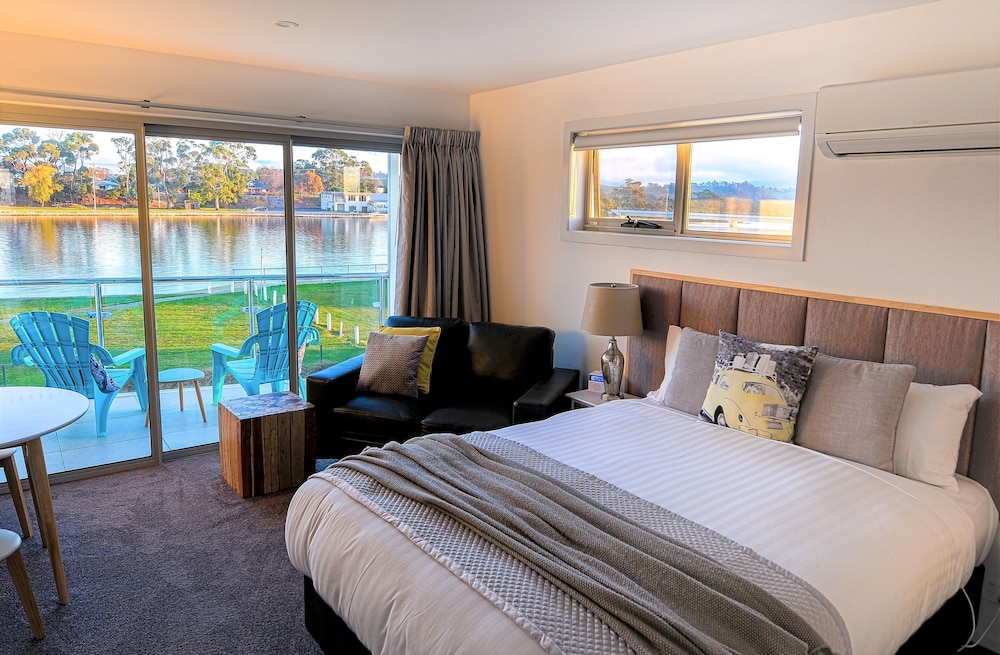 ulverstone river edge apartments