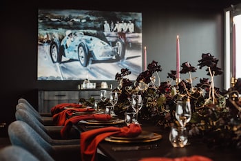 rydges pit lane hotel