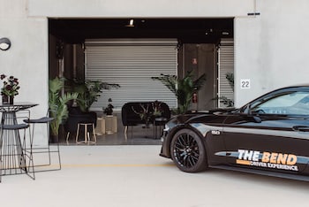rydges pit lane hotel