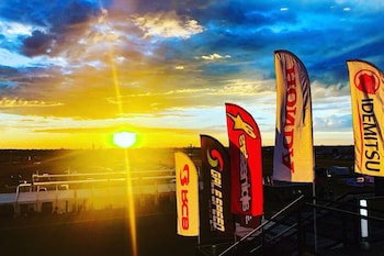 rydges pit lane hotel