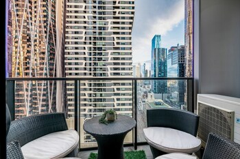 mega style apartments light house