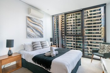 mega style apartments light house