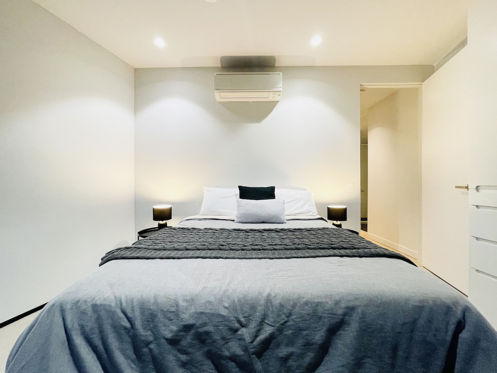 mega style apartments light house