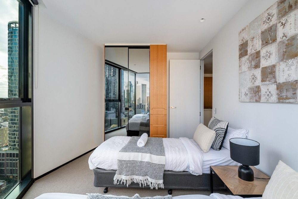 mega style apartments light house