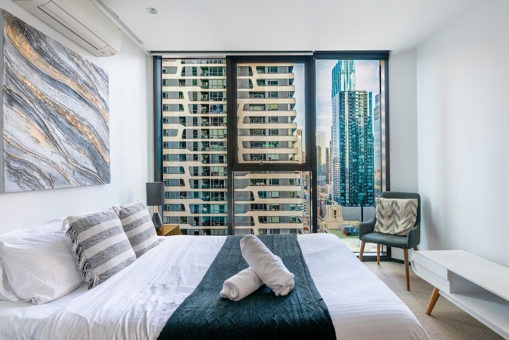 mega style apartments light house