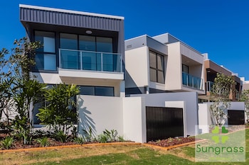 the peninsula at hope island