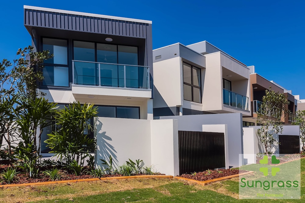 the peninsula at hope island