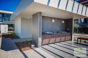 The Peninsula At Hope Island,Coomera>>Capricorn,4 star