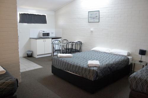 The Plains Motor Inn,Australia>>Gunnedah,3 star