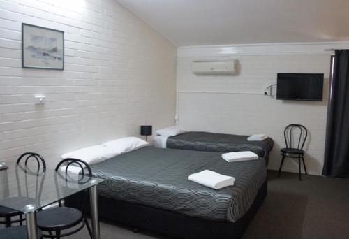 the plains motor inn