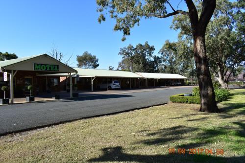 cooee motel