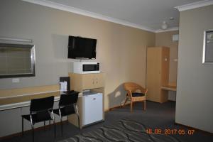 cooee motel