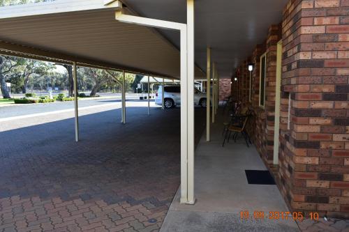 cooee motel