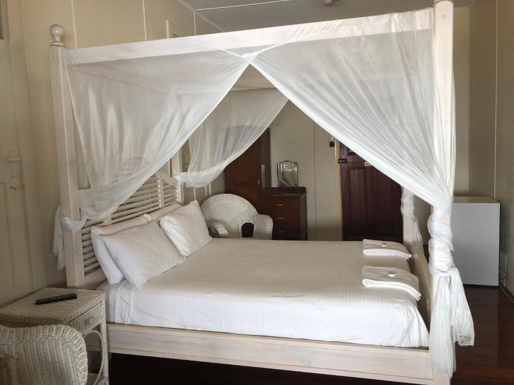 Prince Of Wales Hotel,,3 star
