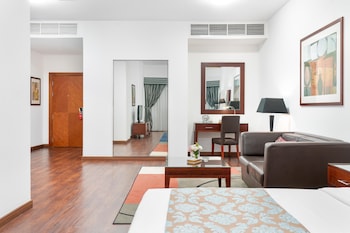 golden sands hotel and residences