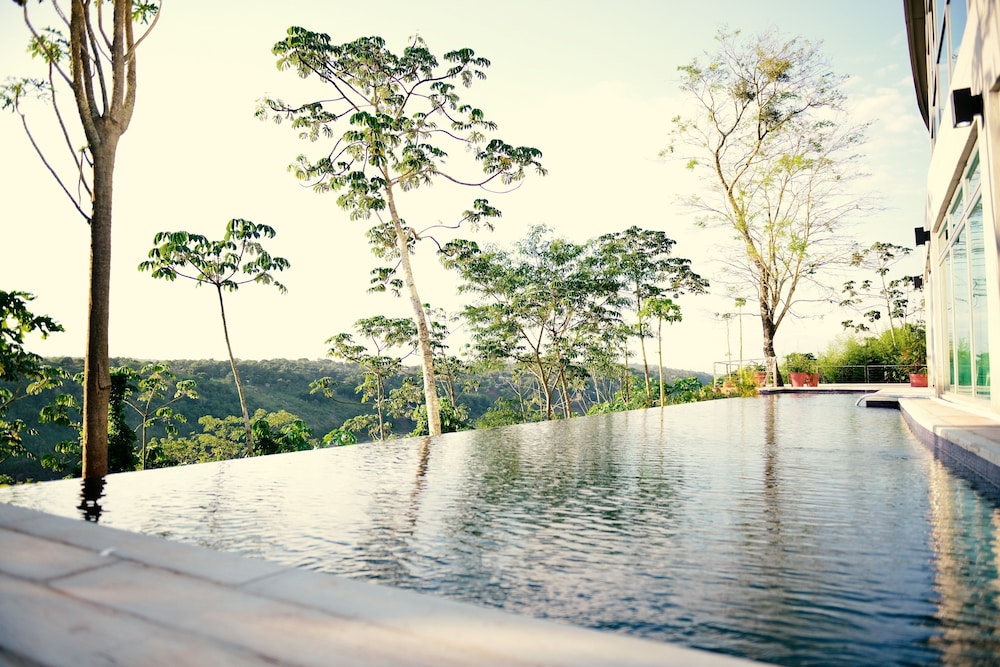 guamini mision hotel